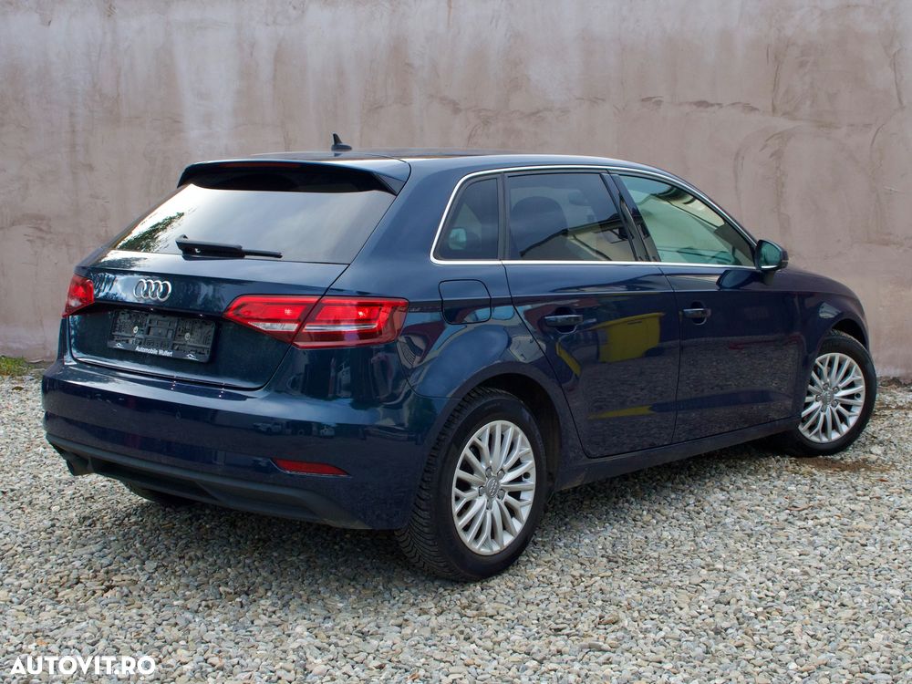 Audi A3 1.6 TDI S tronic Sport - 3