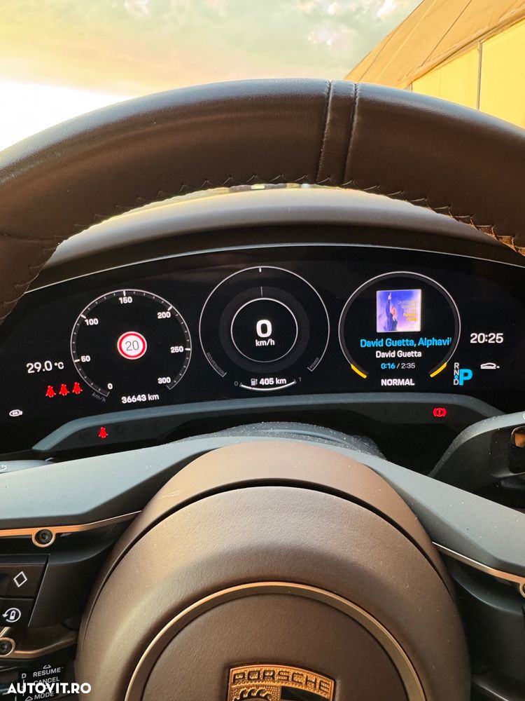 Porsche Taycan - 20
