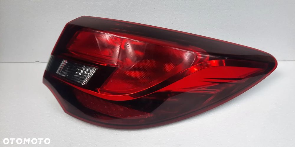 OPEL ASTRA J SEDAN LAMPA TYLNIA PRAWA  25870154 25870153 - 3
