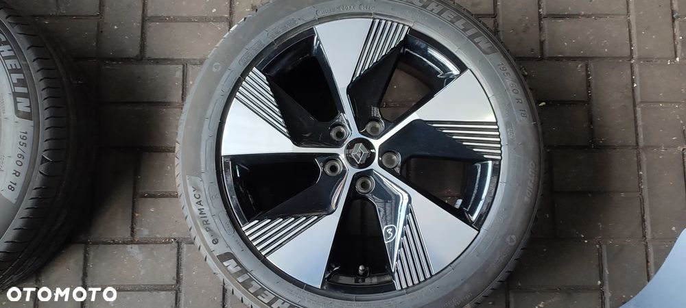 Felgi 403003990R 5x114,3 7Jx18 Cali Renault Megane E TECH Komplet - 7