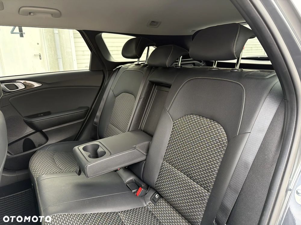 Kia Ceed 1.5 T-GDI Tribute - 17