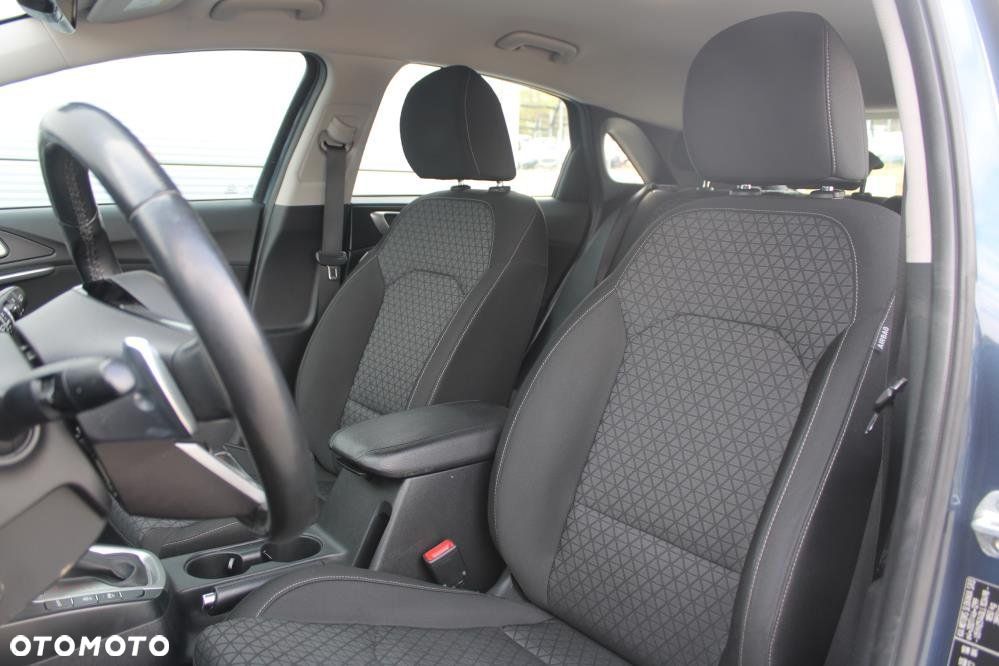 Kia Ceed - 10