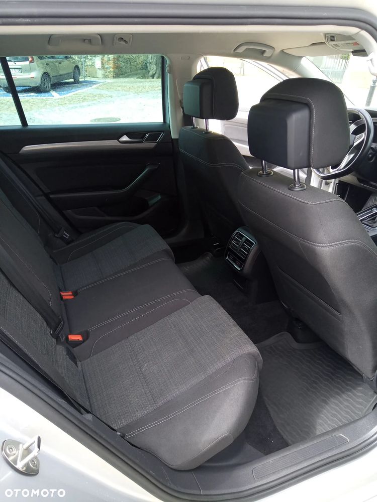 Volkswagen Passat 2.0 TDI SCR DSG Business - 11