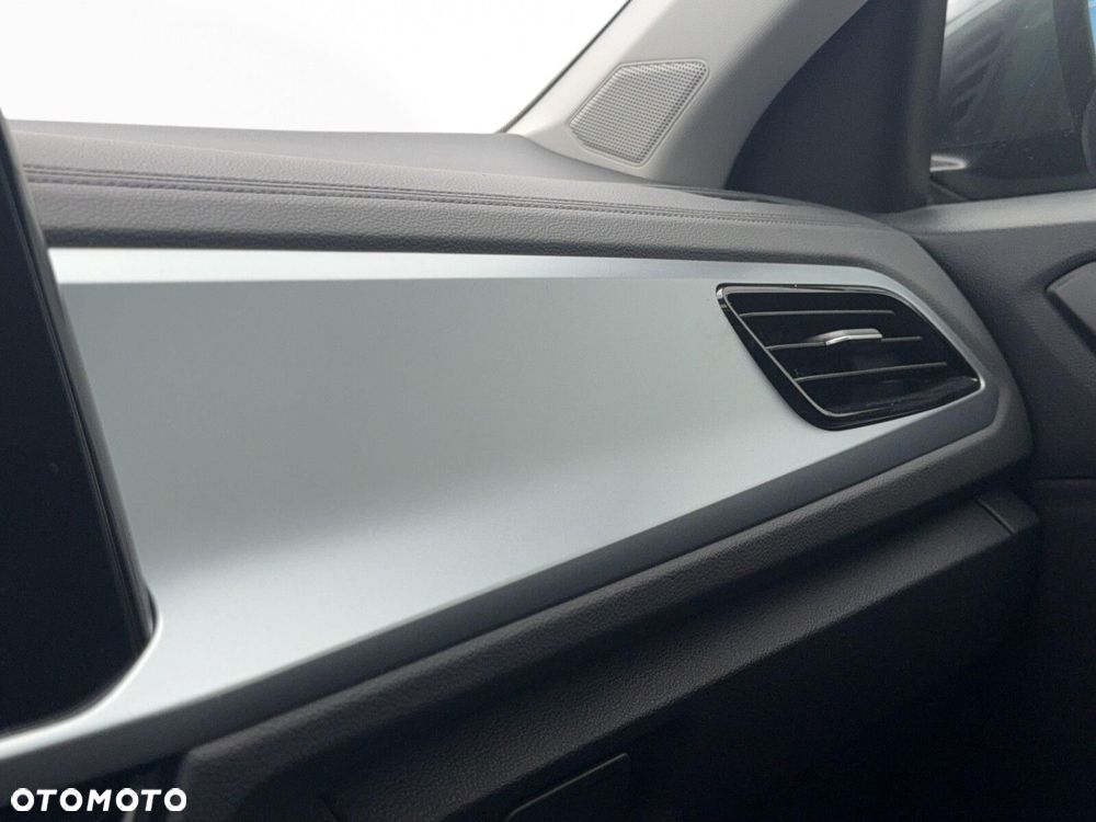 Volkswagen T-Roc - 30