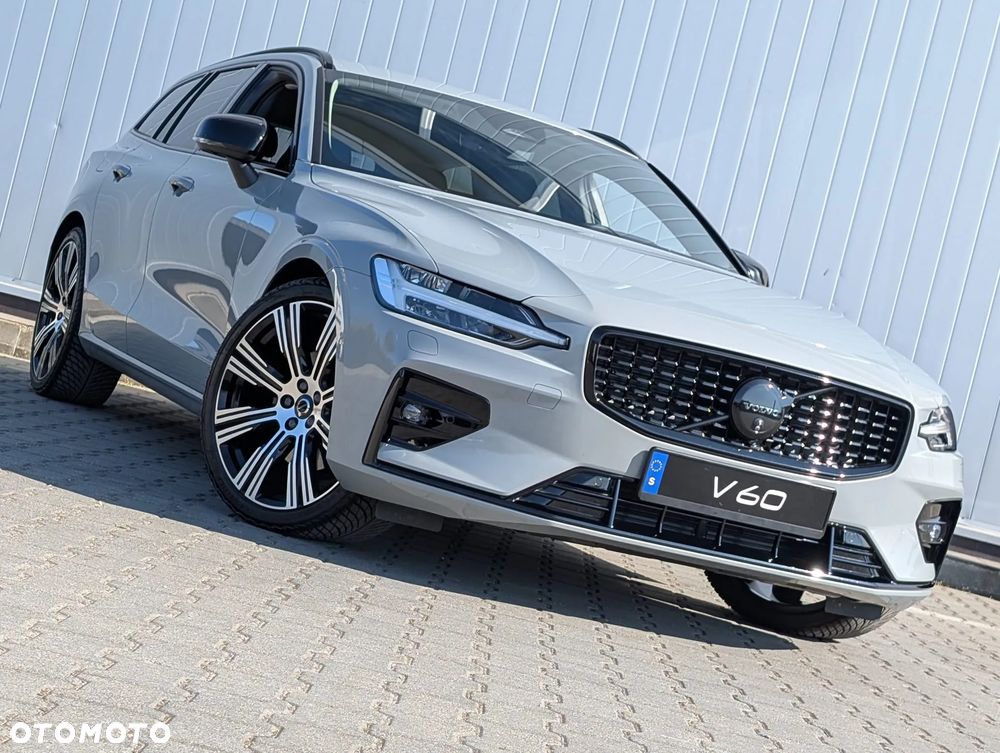 Volvo V60 B4 B DKG Plus Dark - 4