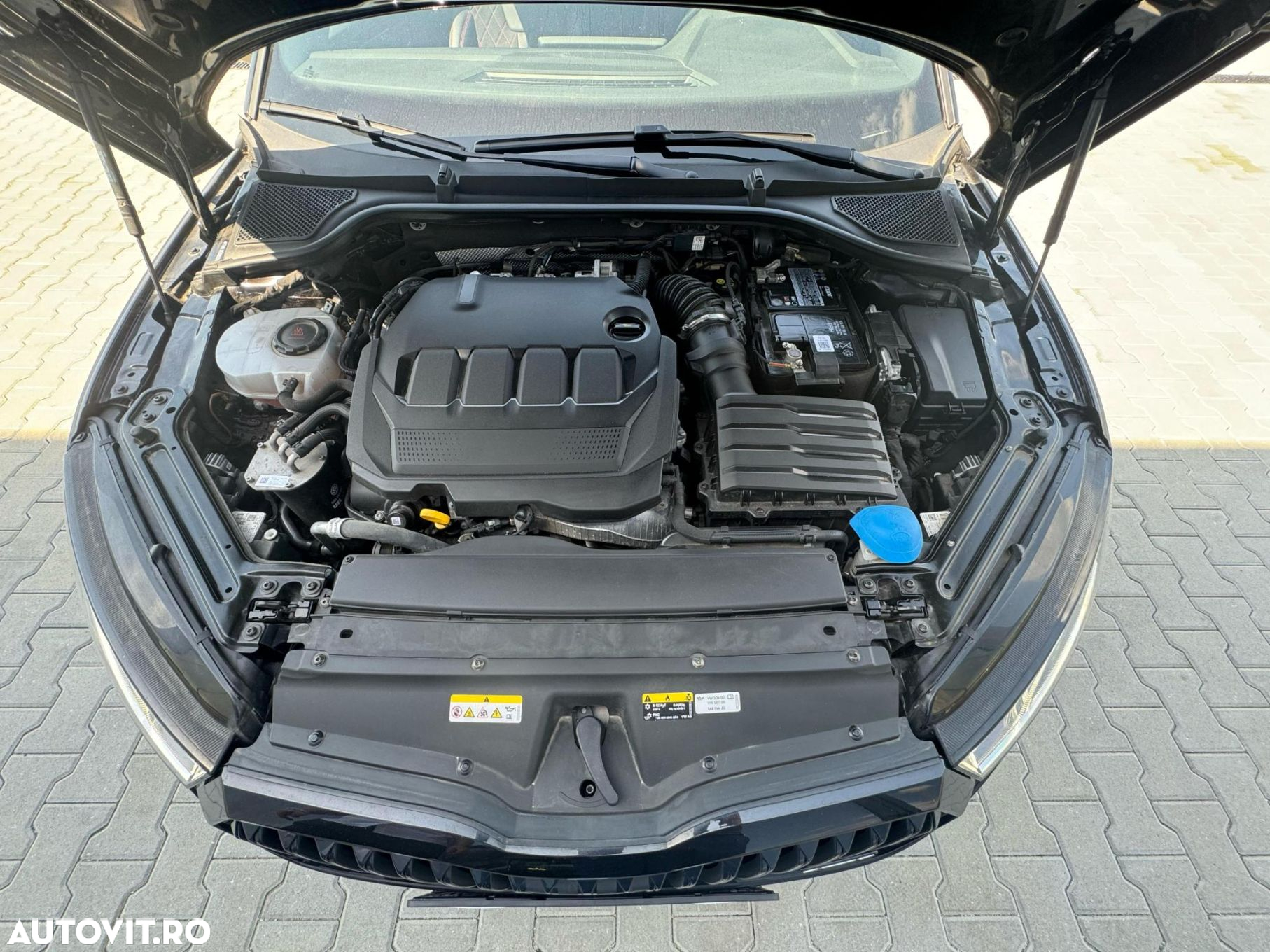 Skoda Octavia Combi 2.0 TDI DSG RS Plus - 34