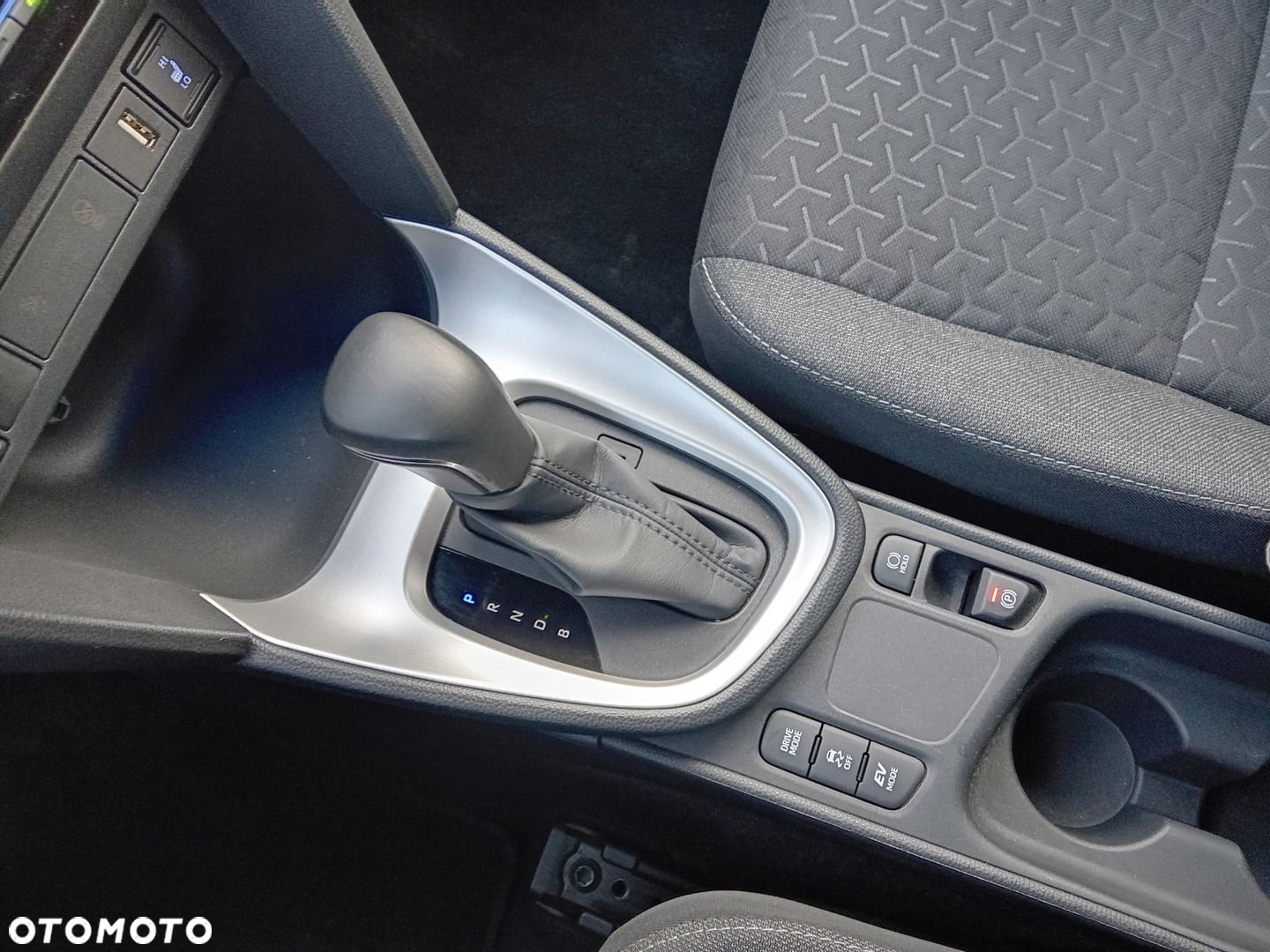 Toyota Yaris Cross - 18