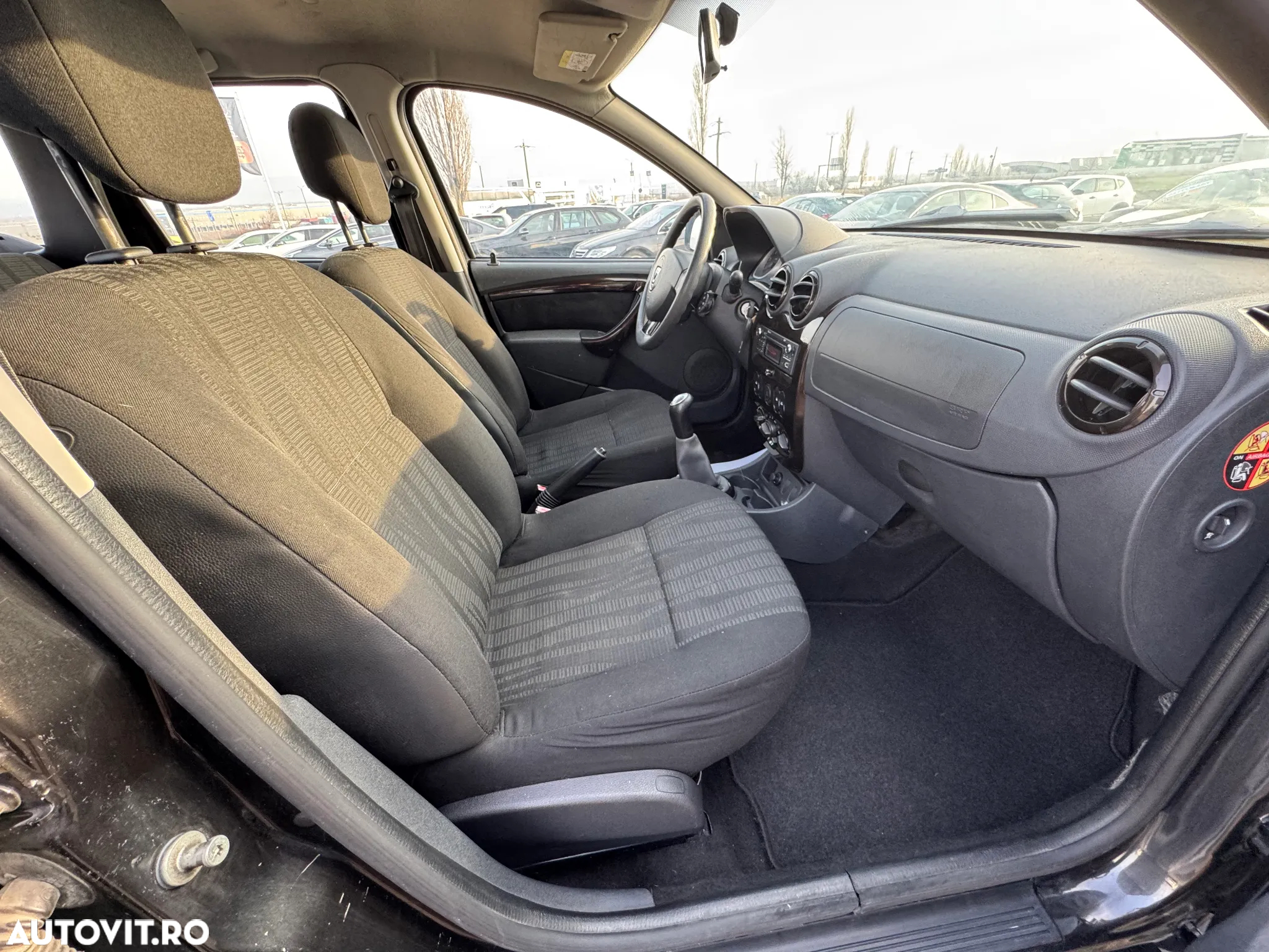 Dacia Duster 1.6 4x2 Laureate - 16