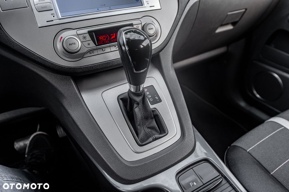 Ford Kuga 2.5 4x4 Titanium - 27