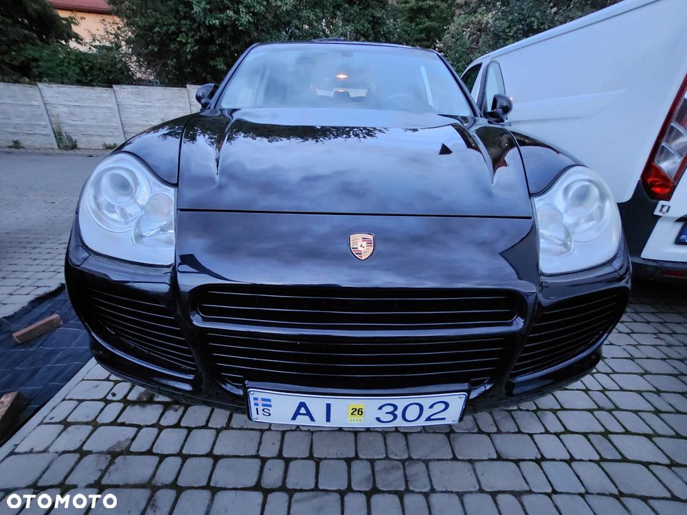 Porsche Cayenne Turbo - 4