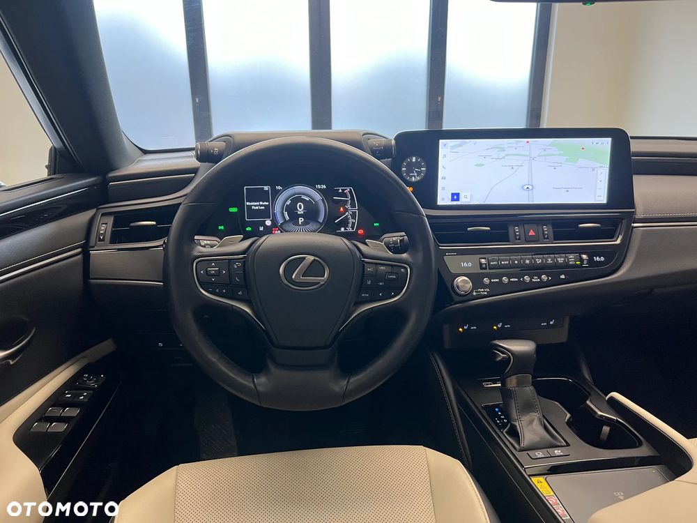 Lexus ES 300h F Sport Design - 9