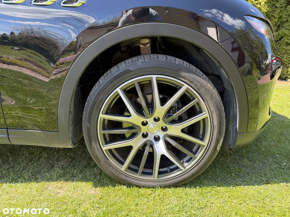 Maserati Levante Q4 - 10