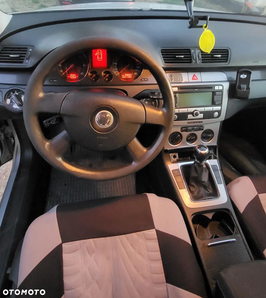 Volkswagen Passat 2.0 TDI 4Mot Highline - 11