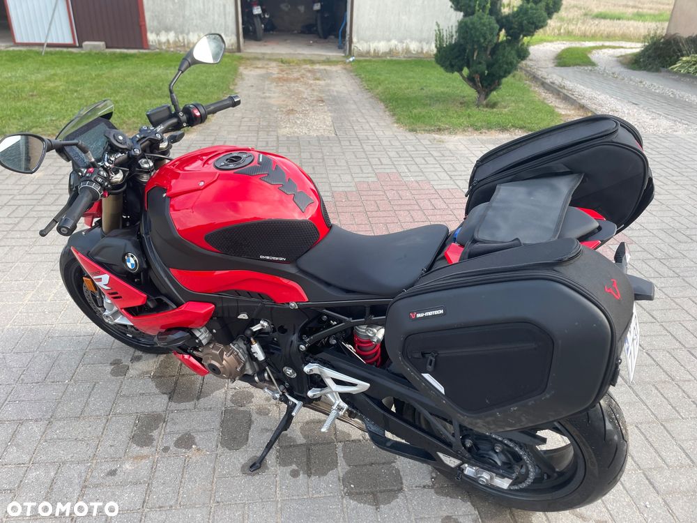 BMW S - 6