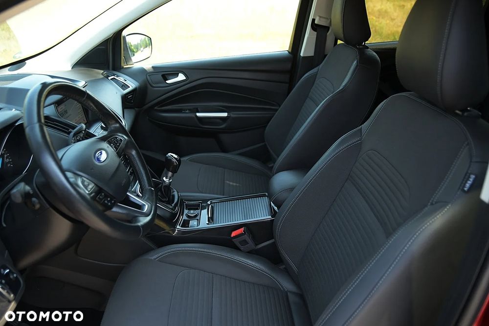 Ford Kuga 2.0 TDCi 4x4 Titanium - 29