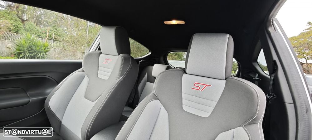 Ford Fiesta 1.6 T ST - 42