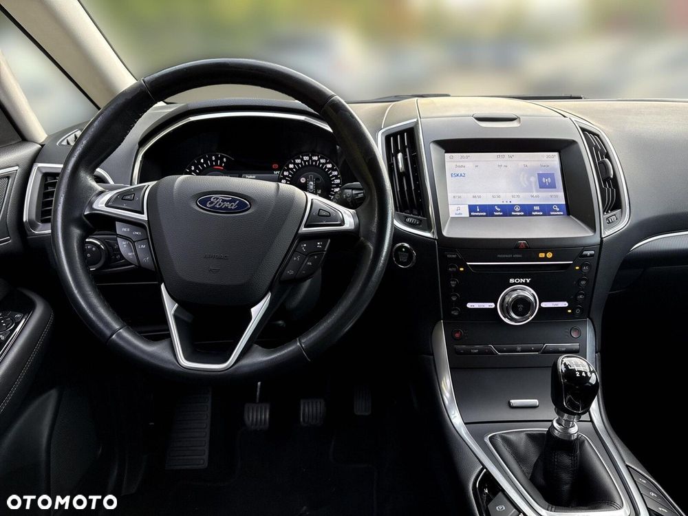 Ford S-Max - 13