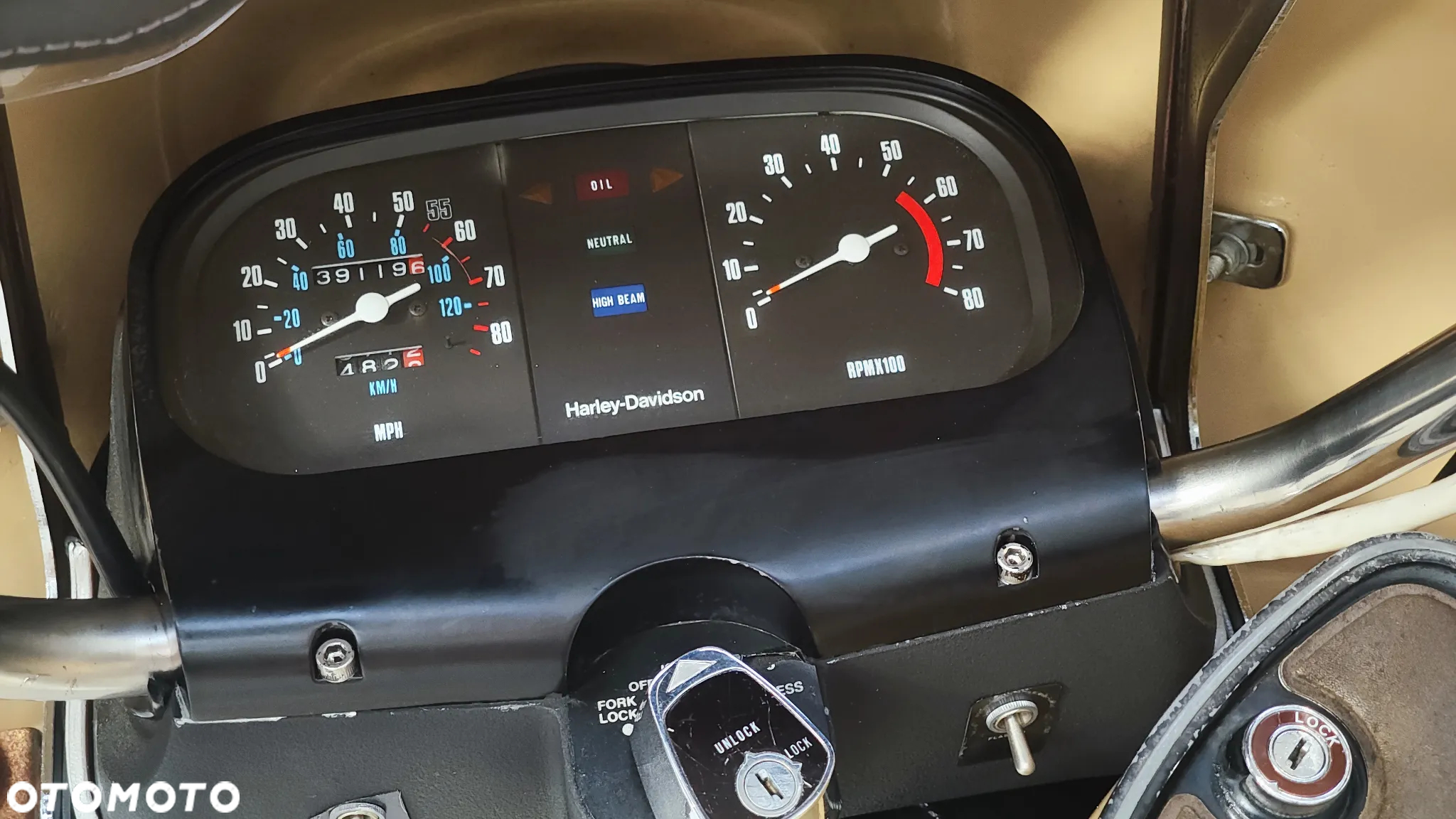 Harley-Davidson FLH Electra Glide - 13