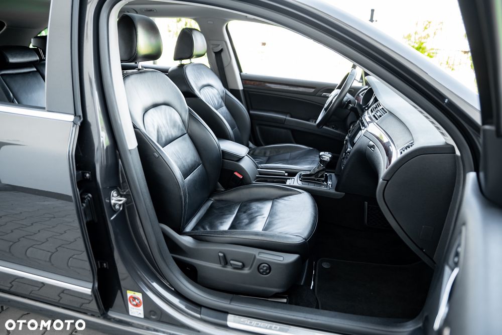 Skoda Superb 2.0 TDI Comfort DSG - 24