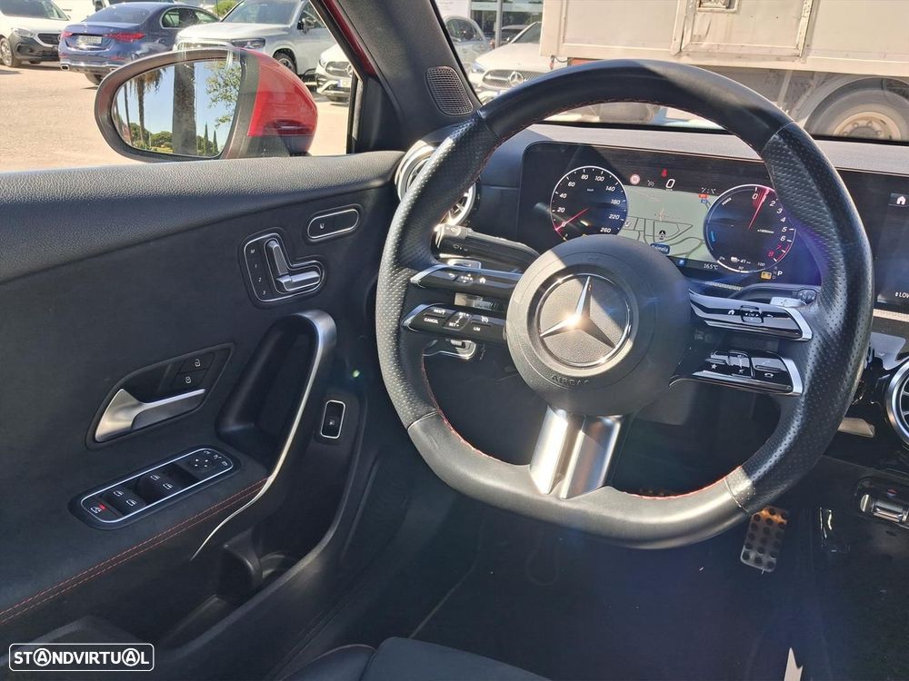 Mercedes-Benz A 250 Limousine e AMG Line - 13