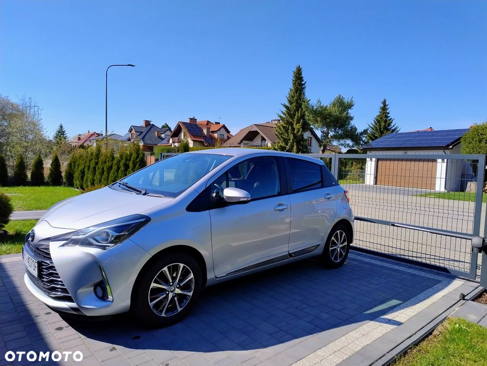 Toyota Yaris 1.5 Premium - 3