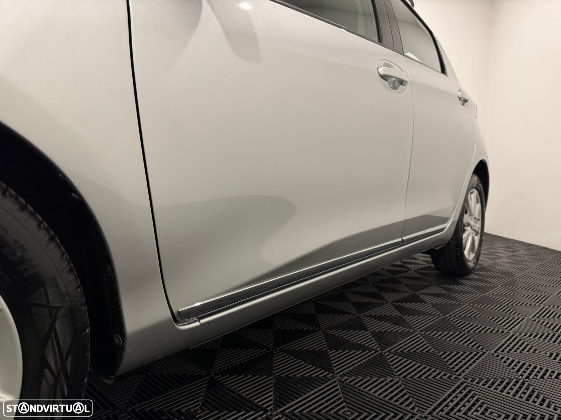 Toyota Yaris 1.4 D-4D ACtive+AC - 17