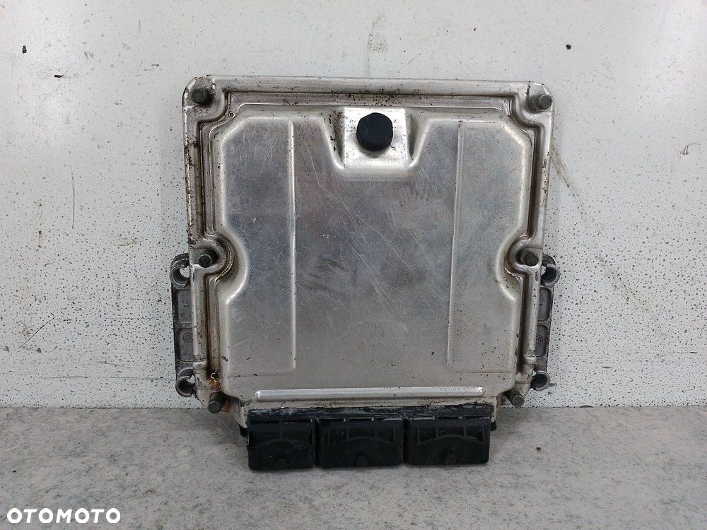 STEROWNIK RENAULT TRAFIC II 8200118526 HOM8200051608 0281010632  BOSCH 1.9 - 1