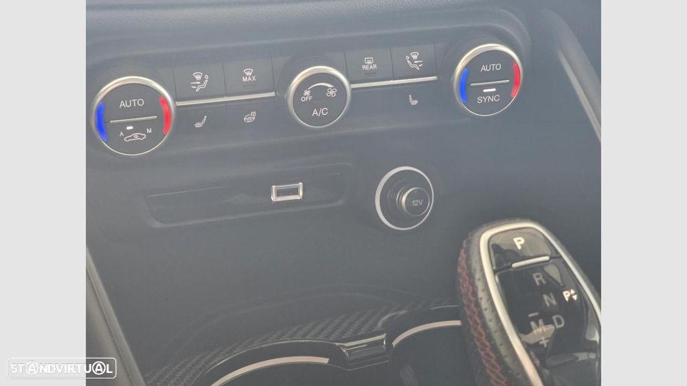 Alfa Romeo Giulia 2.2 D Estrema Q4 AT8 - 27
