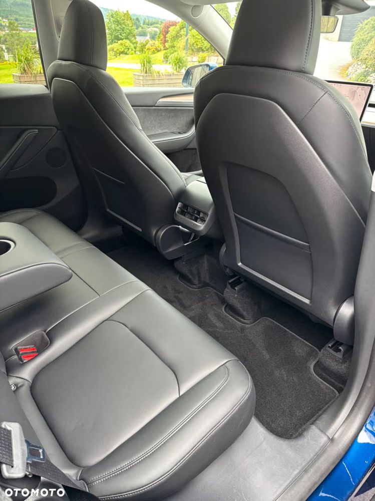 Tesla Model Y Long Range Dual Motor AWD - 6