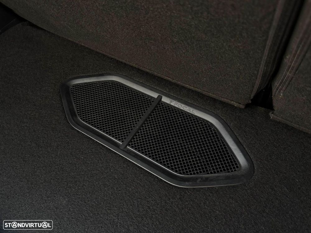 Peugeot 2008 PureTech 155 EAT8 GT - 36