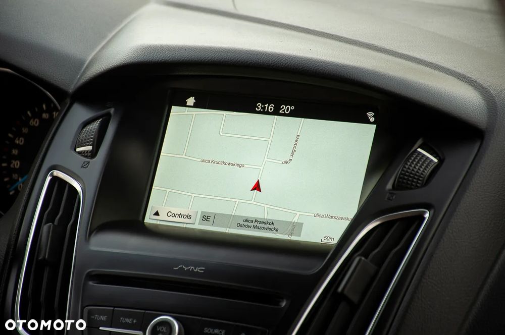 Ford Focus 1.5 EcoBoost Titanium ASS - 10