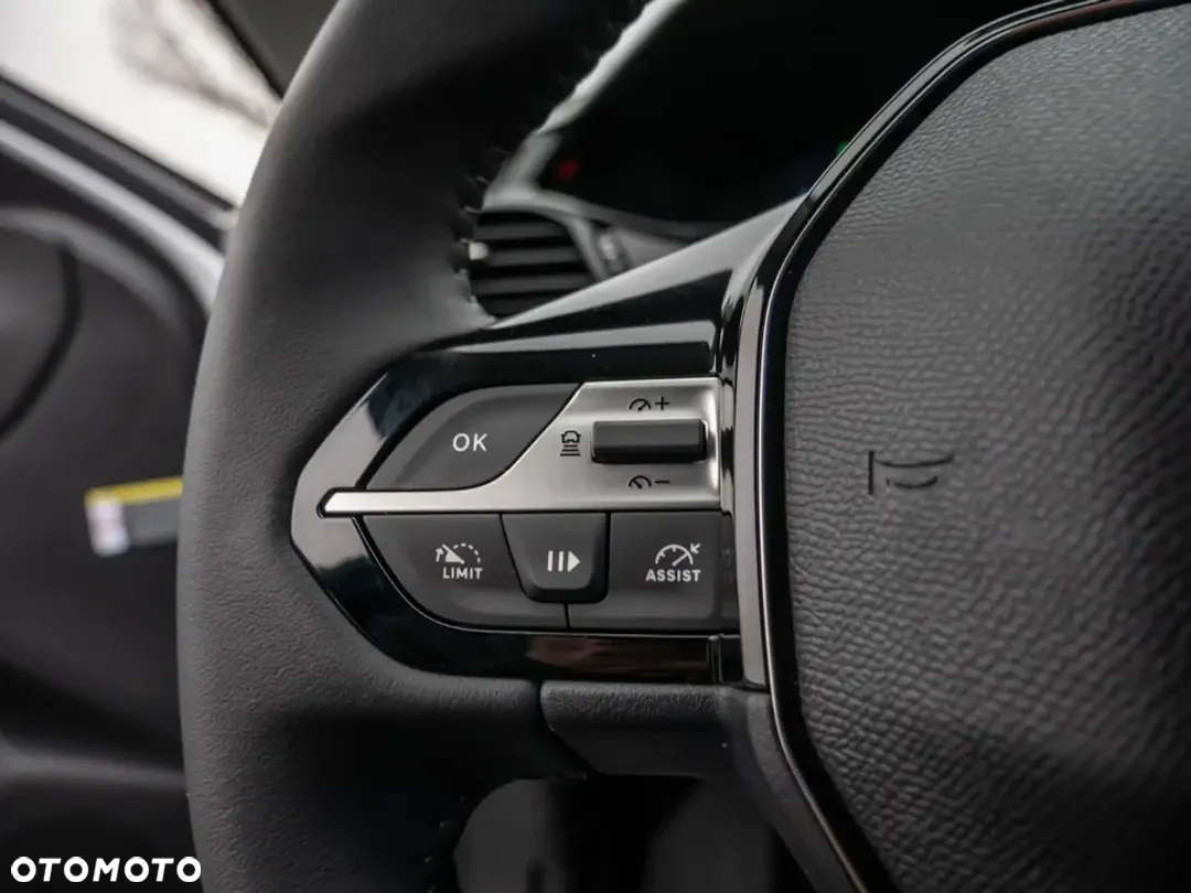 Peugeot 408 - 6