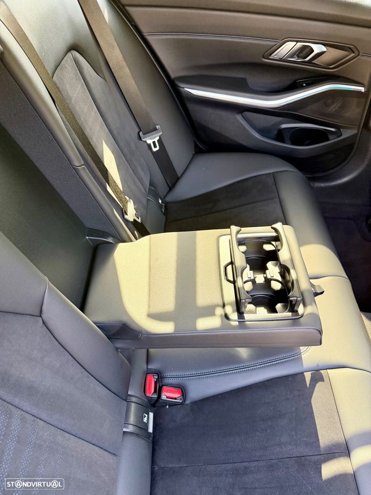 BMW 320 e Aut. M Sport - 22