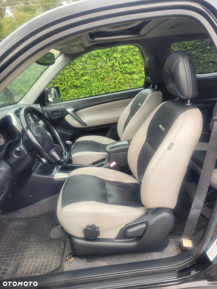 Toyota RAV4 - 7