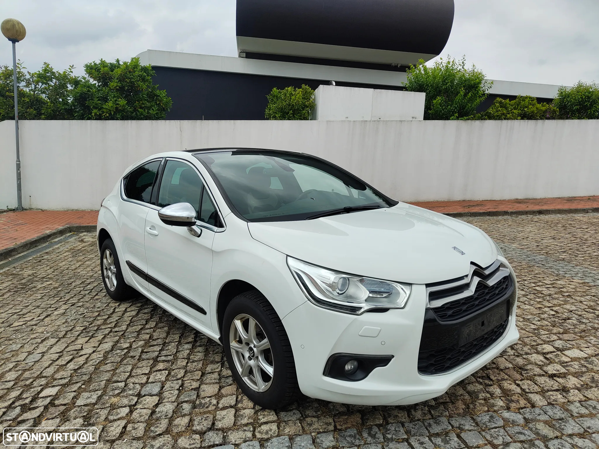 Citroën DS4 1.6 e-HDi So Chic - 4