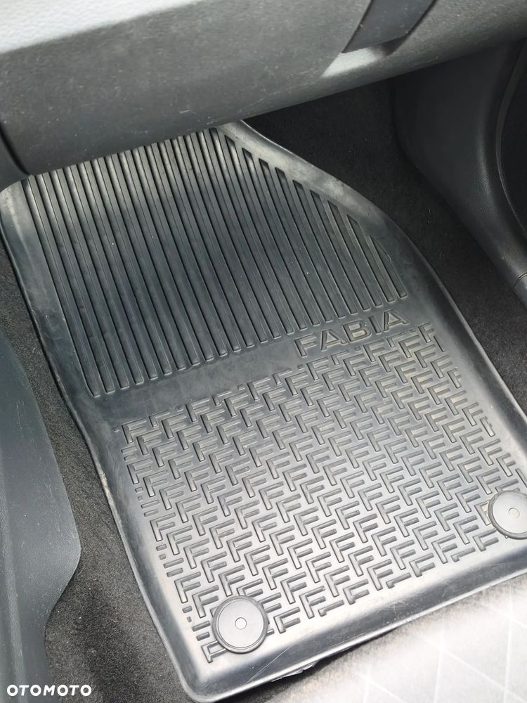 Skoda Fabia 1.0 Monte Carlo - 17
