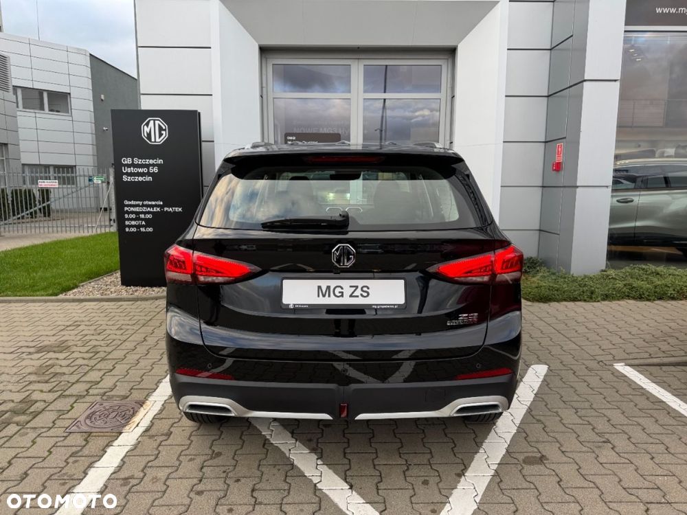 MG ZS - 8