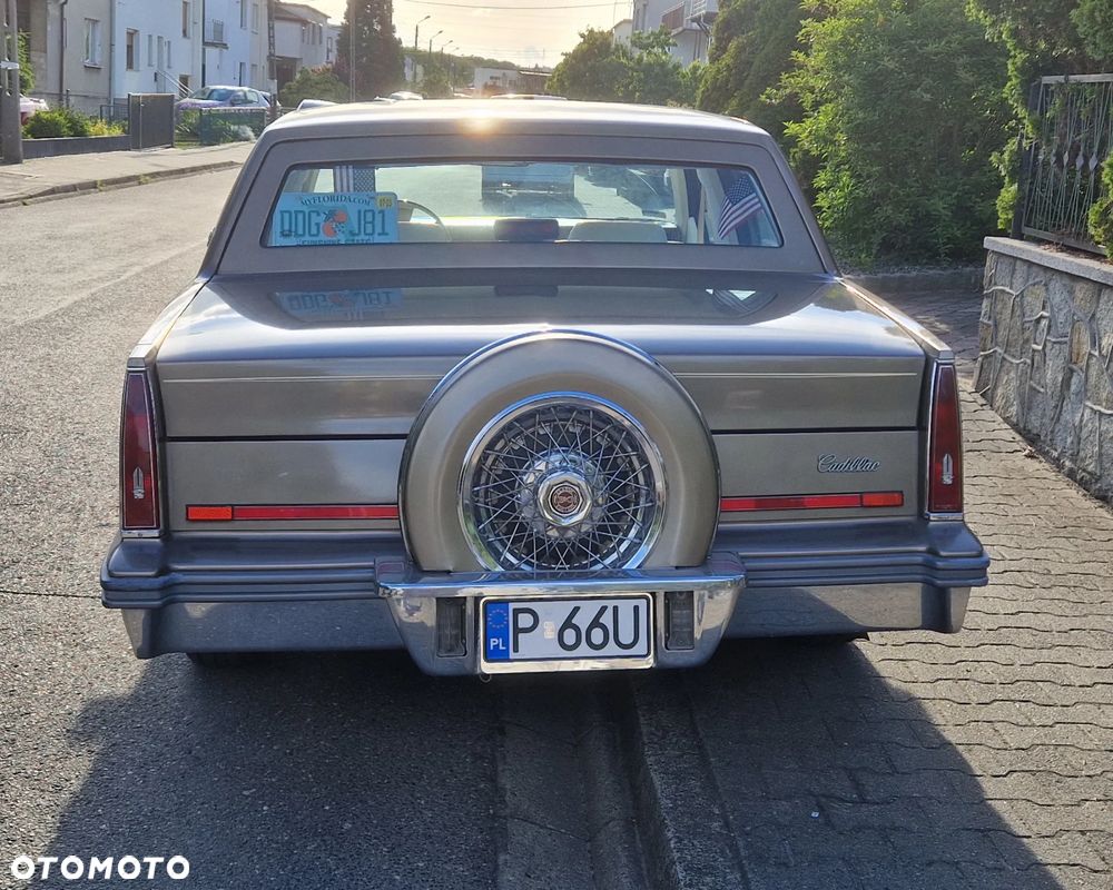 Cadillac Deville - 5