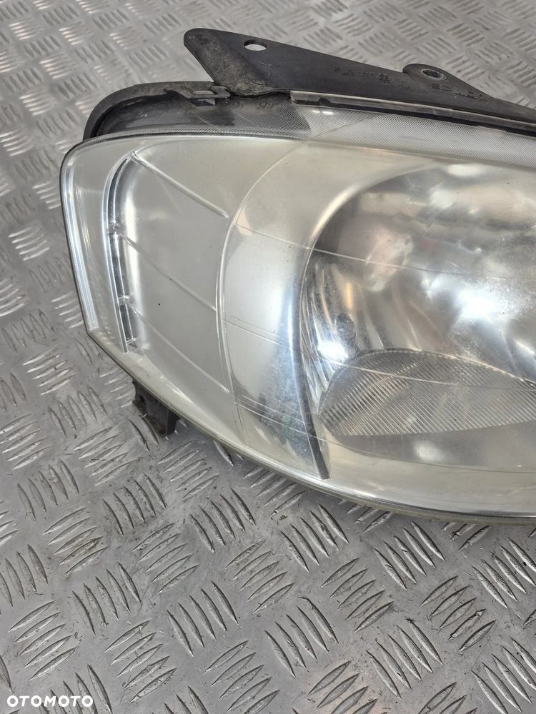 Volkswagen Fox Lampa Lewy Prawy Przód - 8