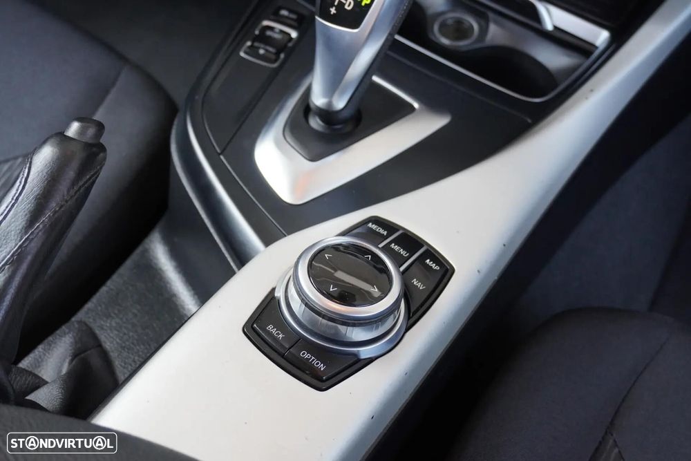 BMW 116 d Line Urban Auto - 13