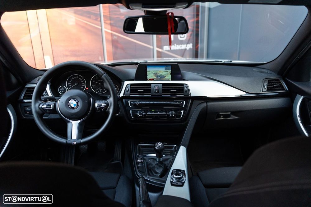 BMW 318 d Line Sport - 15