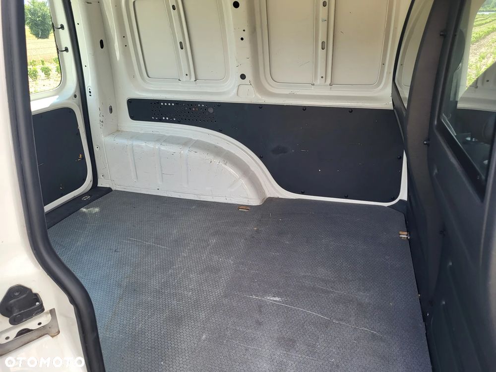 Volkswagen Caddy - 11