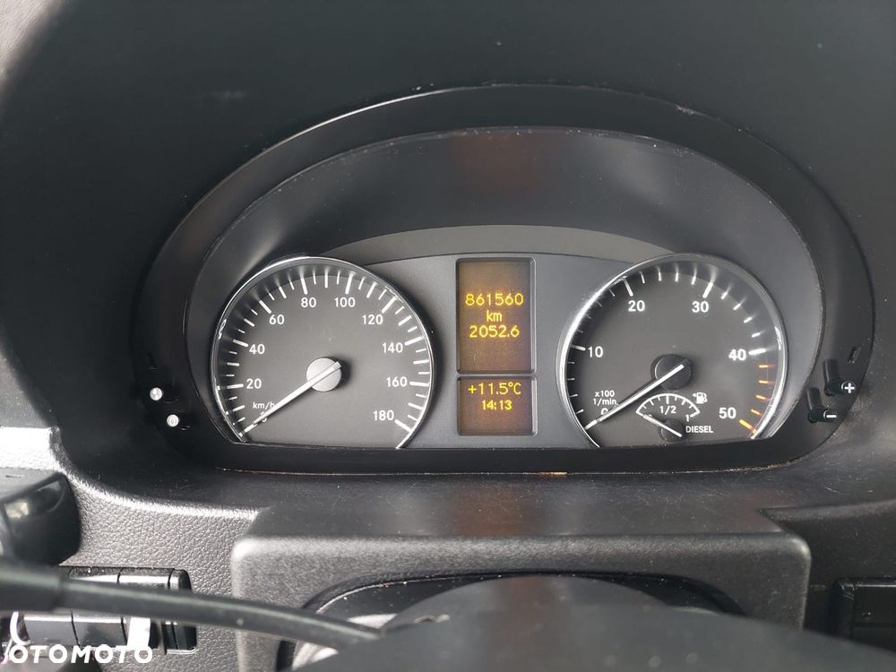Mercedes-Benz Sprinter - 13