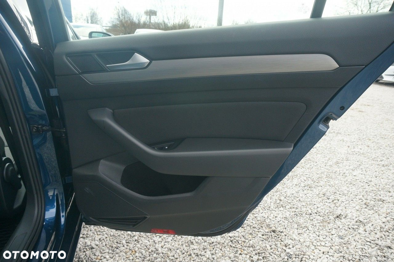 Volkswagen Passat 2.0 TDI EVO Essence - 30