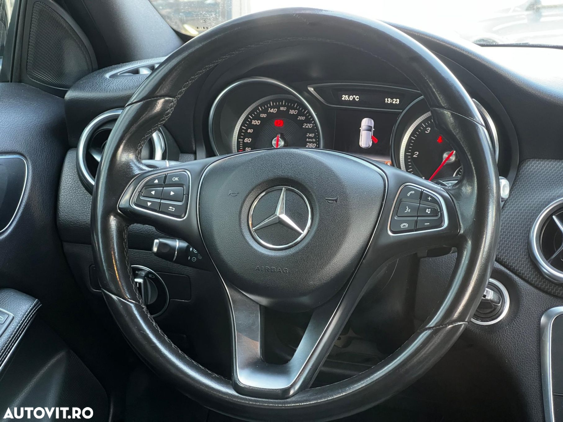 Mercedes-Benz GLA 200 d 4MATIC Aut. - 10