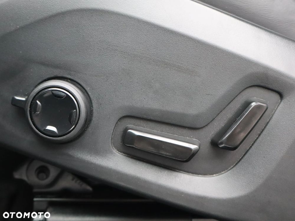 Volvo XC 60 B5 B AWD Plus Dark - 21