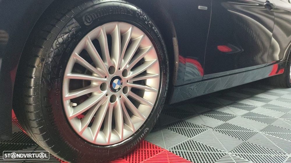BMW 318 d Line Luxury - 21