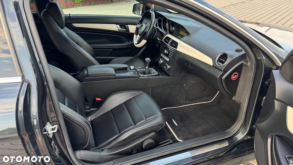 Mercedes-Benz Klasa C 180 BlueEFFICIENCY - 29