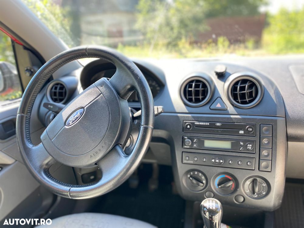 Ford Fiesta 2003 photo 3