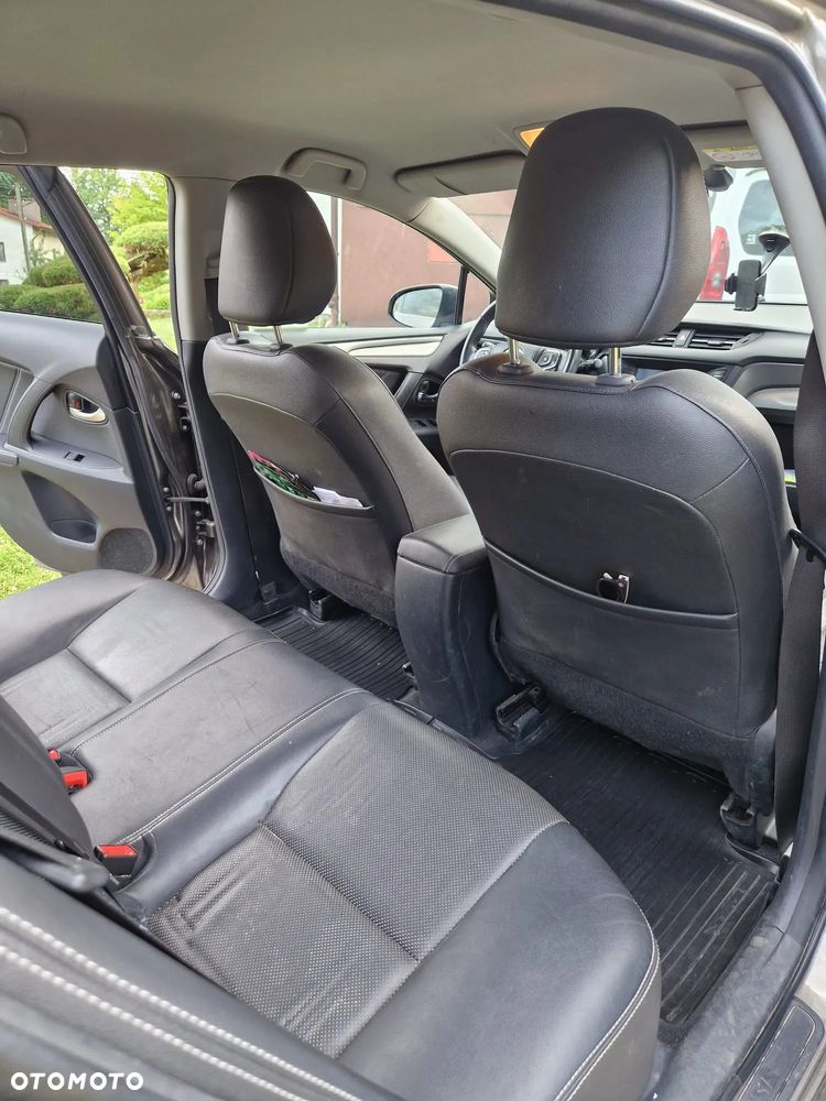 Toyota Avensis 2.0 D-4D Premium - 5